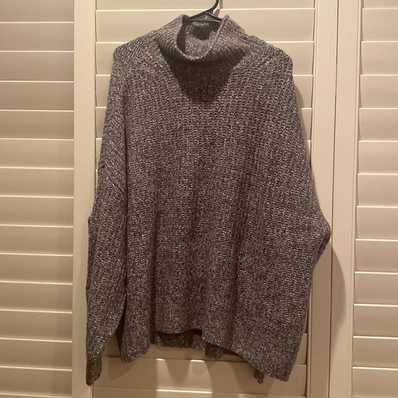 American Eagle Outfitters Sweaters - Never worn! Gray American Eagle mini-turtleneck sweater.